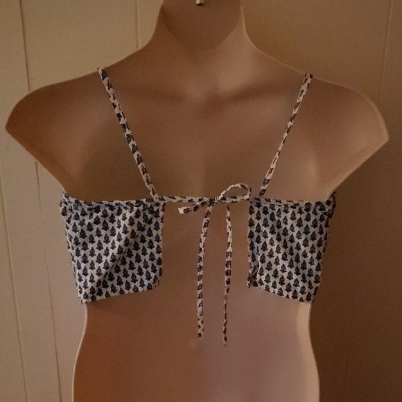 Blue and White Floral Women's Summer Top NWOT - Picture 3 of 4